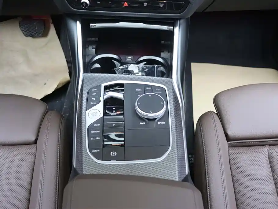 BMW 3 Series 2024 325Li M Sport Shadowline Package фото 25