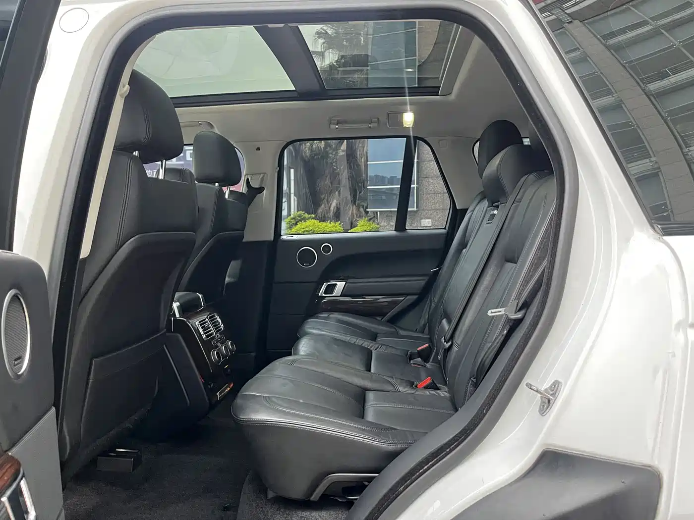 Land Rover Range Rover 2015 3.0 TDV6 Vogue фото 12