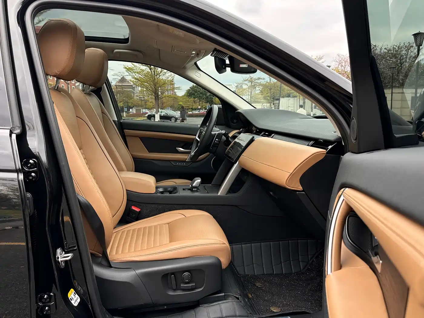 LAND ROVER DISCOVER SPORTS