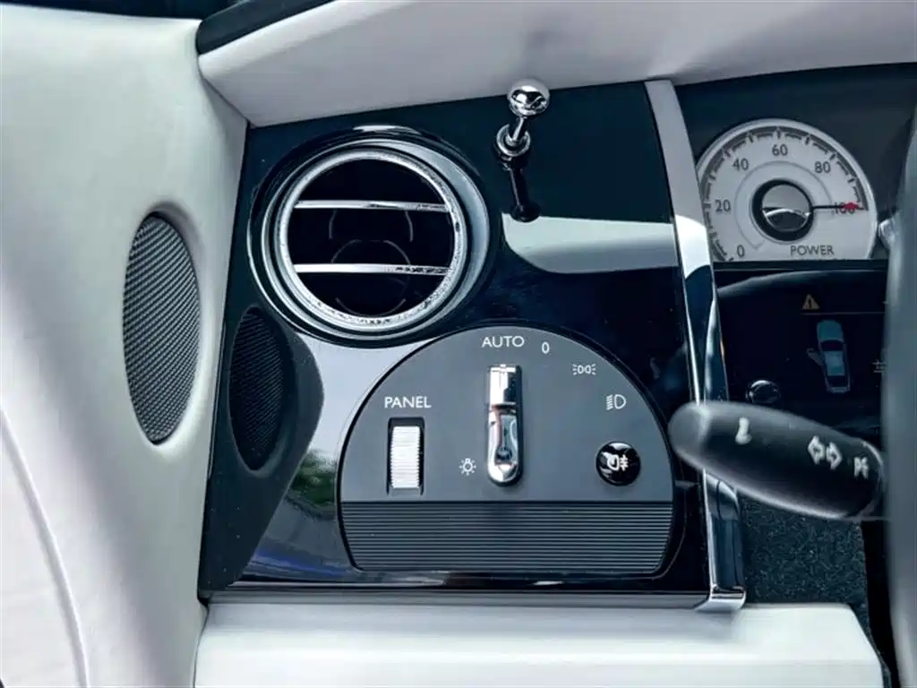 Фото 5 - Rolls-Royce Wraith