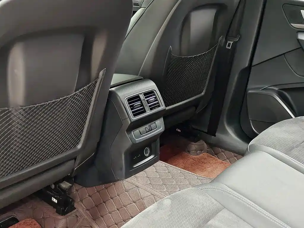 AUDI Q5L SPORTBACK