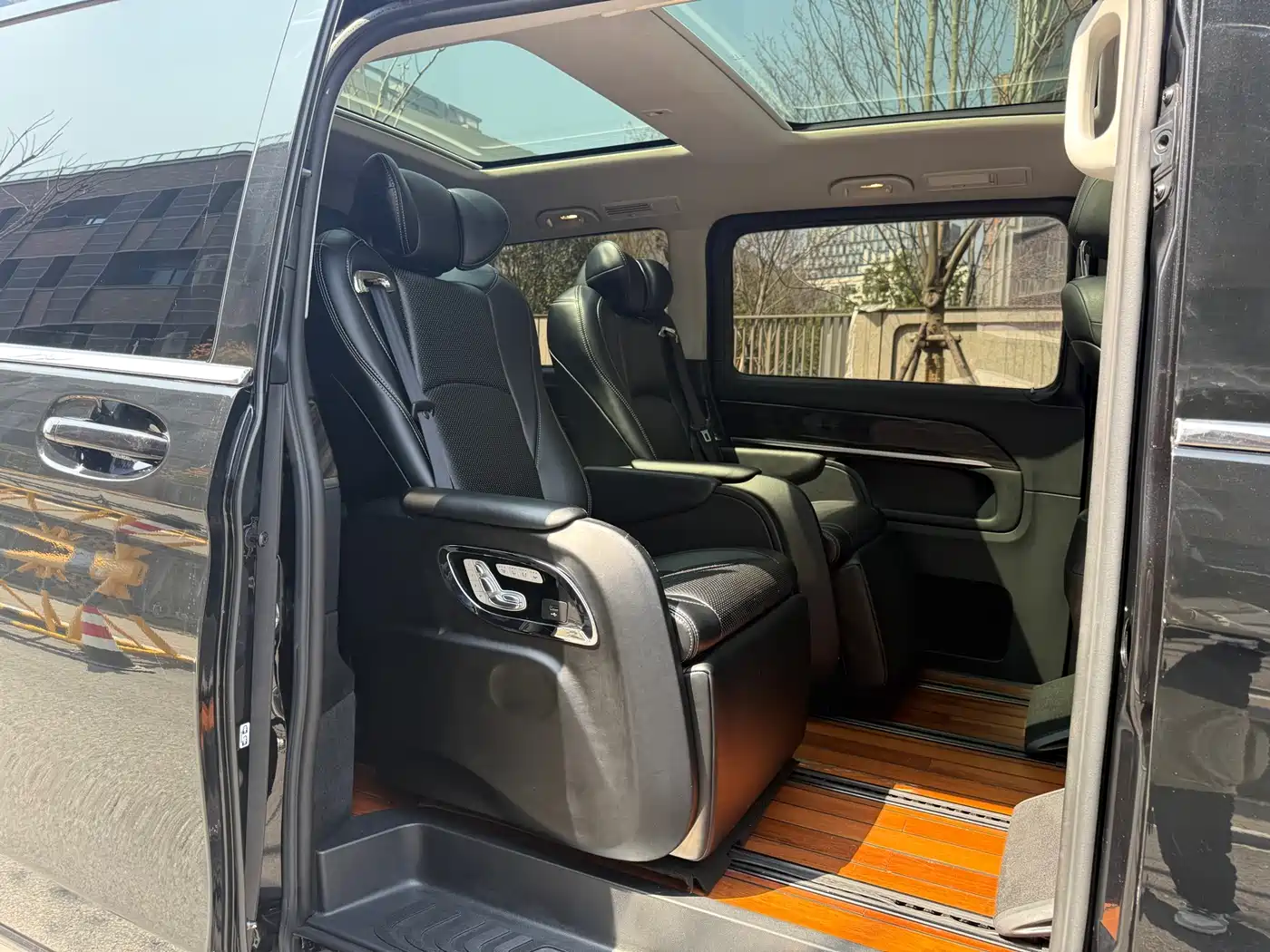 Mercedes-Benz V-Class 2018 V 260 Navigator Edition China VI фото 9