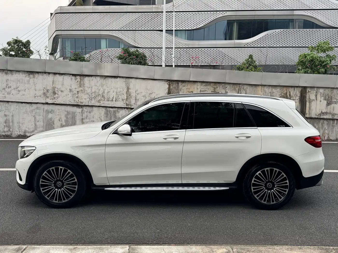 Mercedes-Benz GLC 2019 Model GLC 200 L 4MATIC фото 4