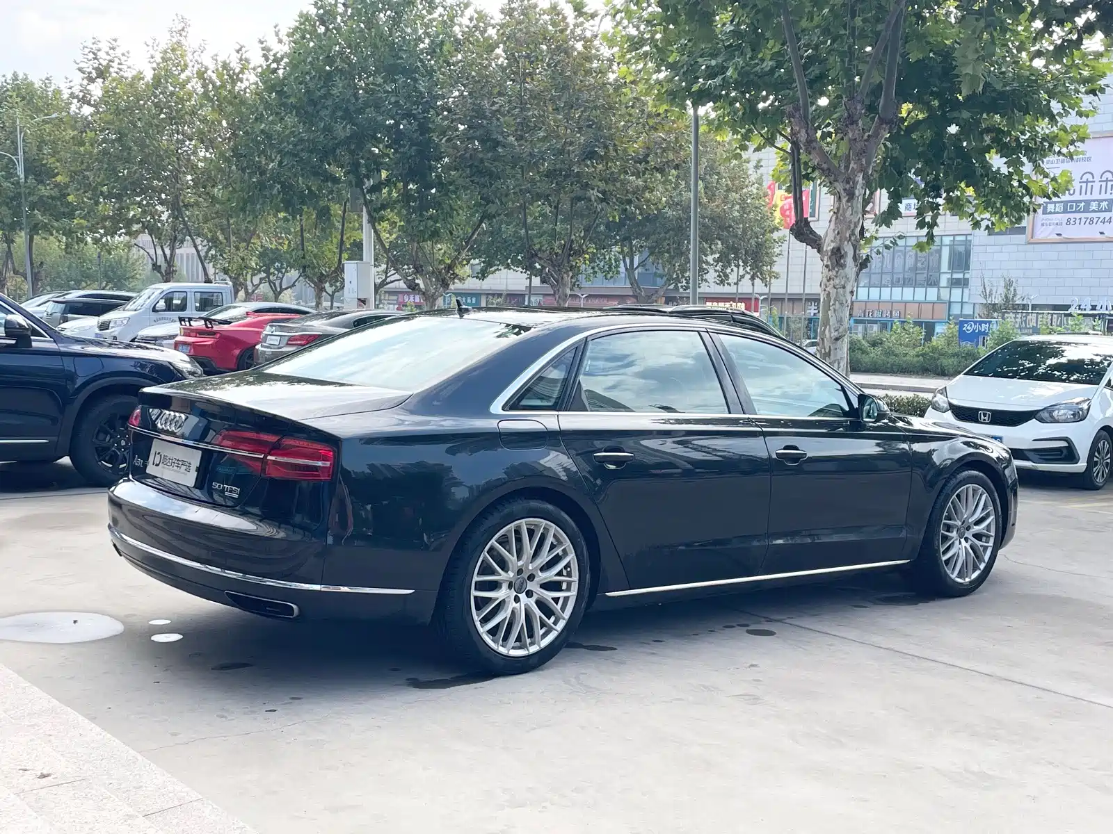 Фото 7 - Audi A8