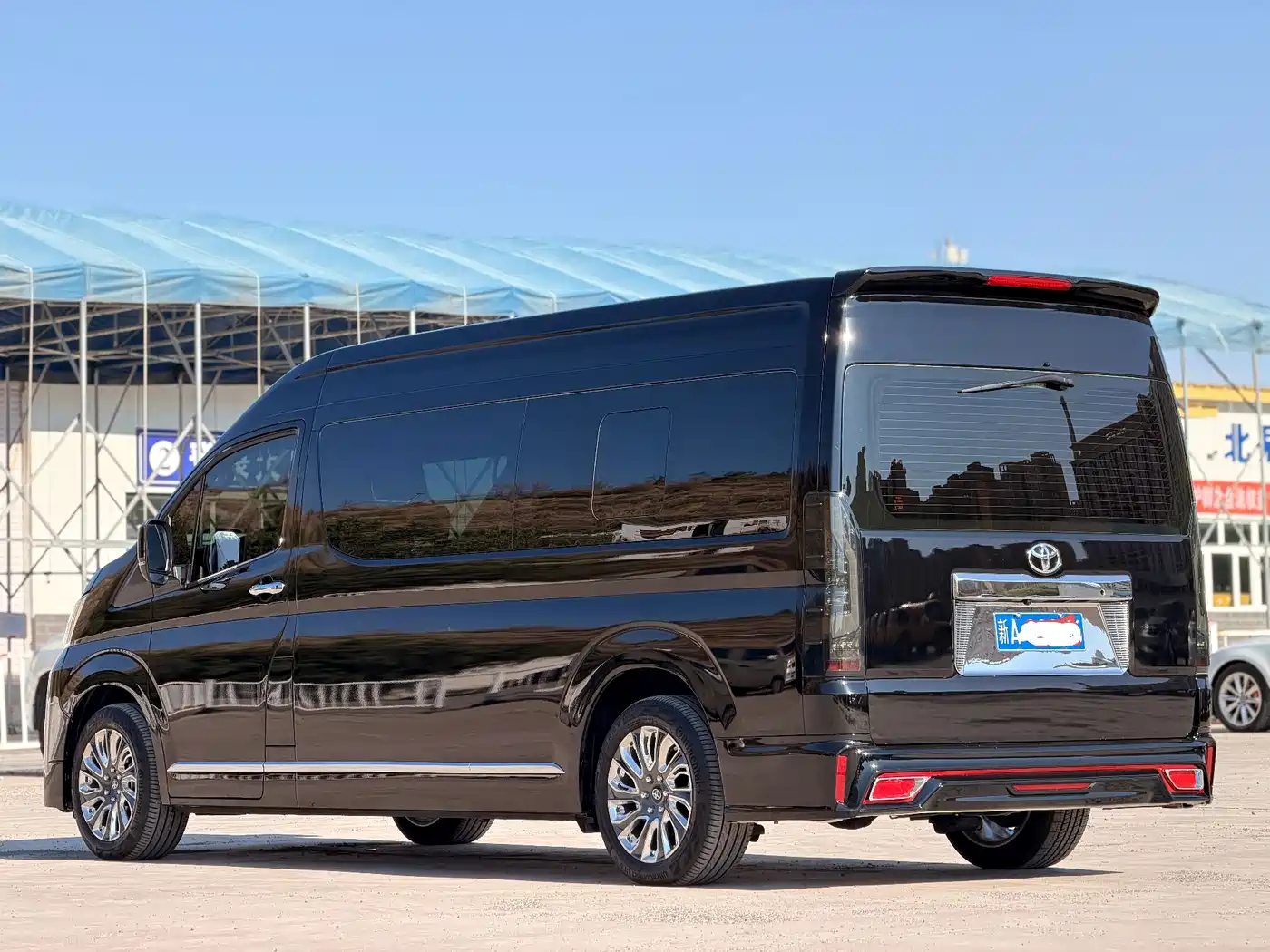 Toyota HIACE 2025