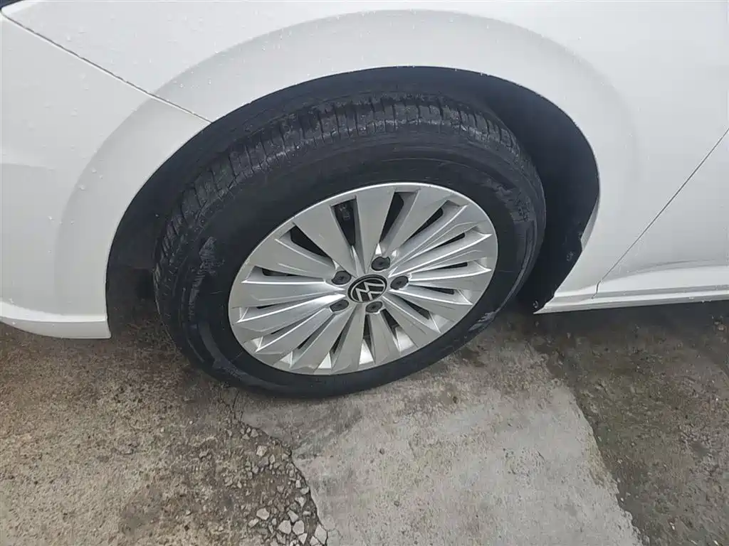 Volkswagen Lavida 2021 1.5L Auto Comfort Edition фото 23