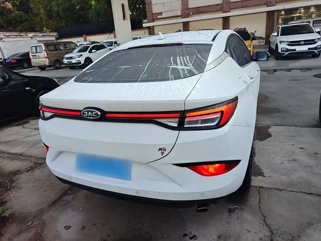 JAC JAC J7 2019 2020 1.5T CVT Surpass Type