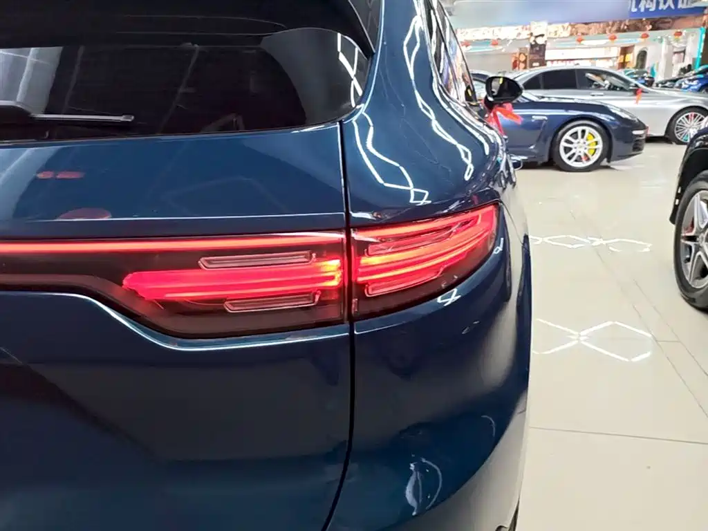 Porsche Cayenne New Energy 2019 Cayenne E-Hybrid 2.0T фото 8