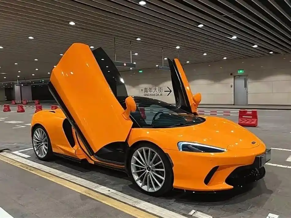 MCLAREN GT