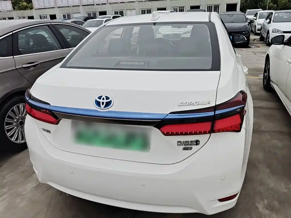 Фото 6 - Toyota Corolla Twin Engine E+