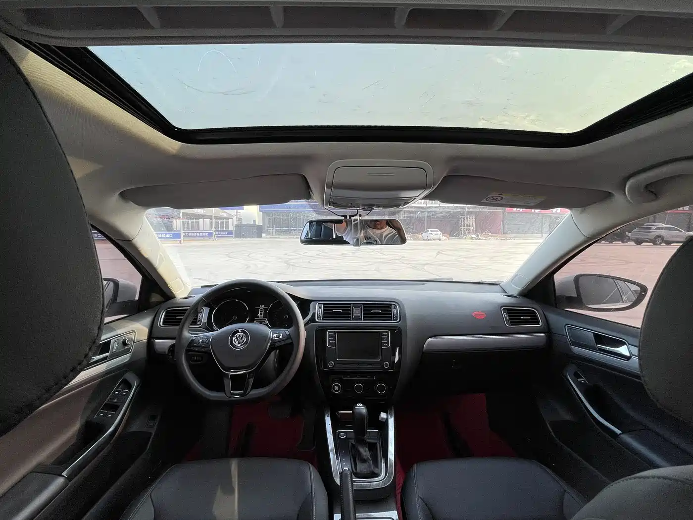 Volkswagen Sagitar 2018 280TSI DSG Spark Edition фото 8