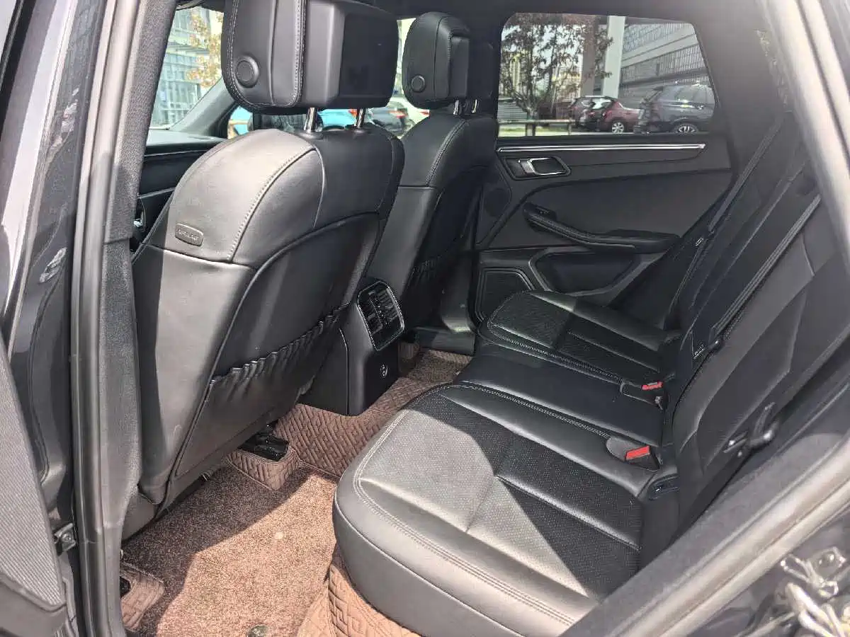 Porsche Macan 2022 Macan 2.0T фото 18