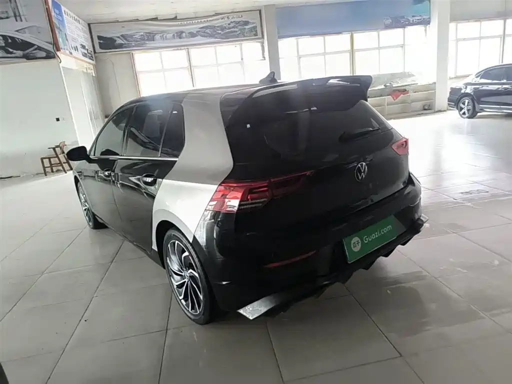 Volkswagen Golf 2021 280TSI DSG 30th Anniversary Edition фото 5