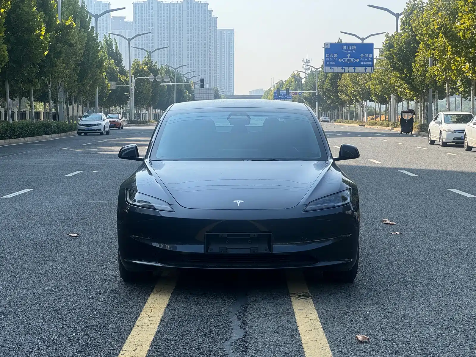 Фото 2 - Tesla Model 3