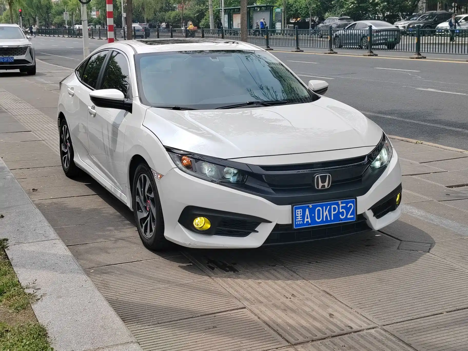 Фото 1 - Honda Civic