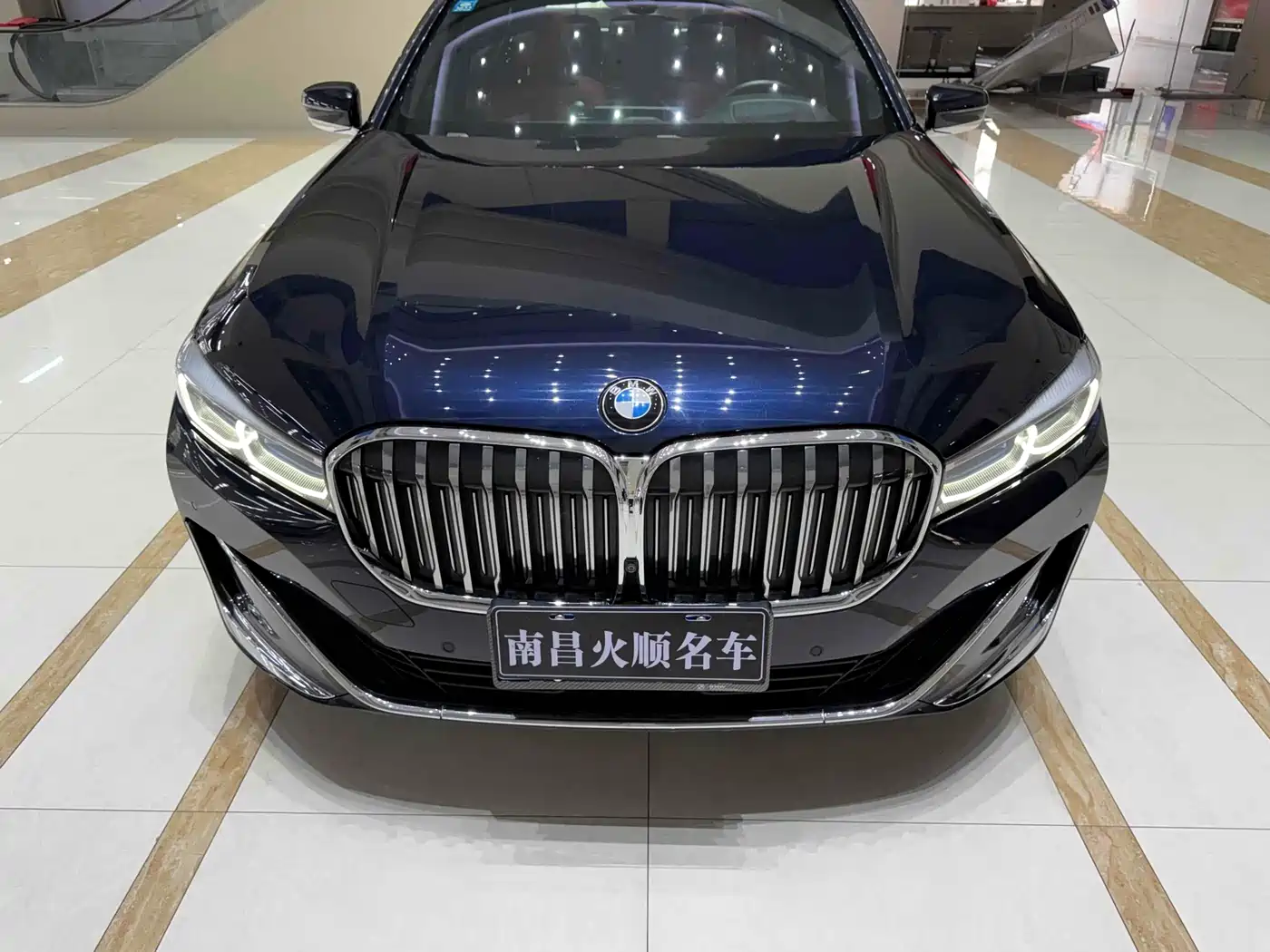 BMW 7 Series 2021 Model 740Li xDrive Executive Luxury Package фото 8
