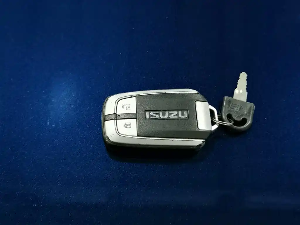Isuzu D-MAX 2018 3.0T 4WD Automatic Ultra Luxury 4JJ1-TC HI фото 19