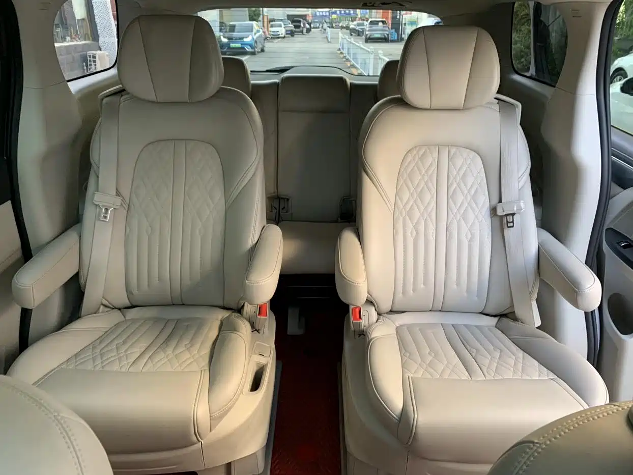 Buick GL8 2021 ES Landlord 653T Comfort фото 11