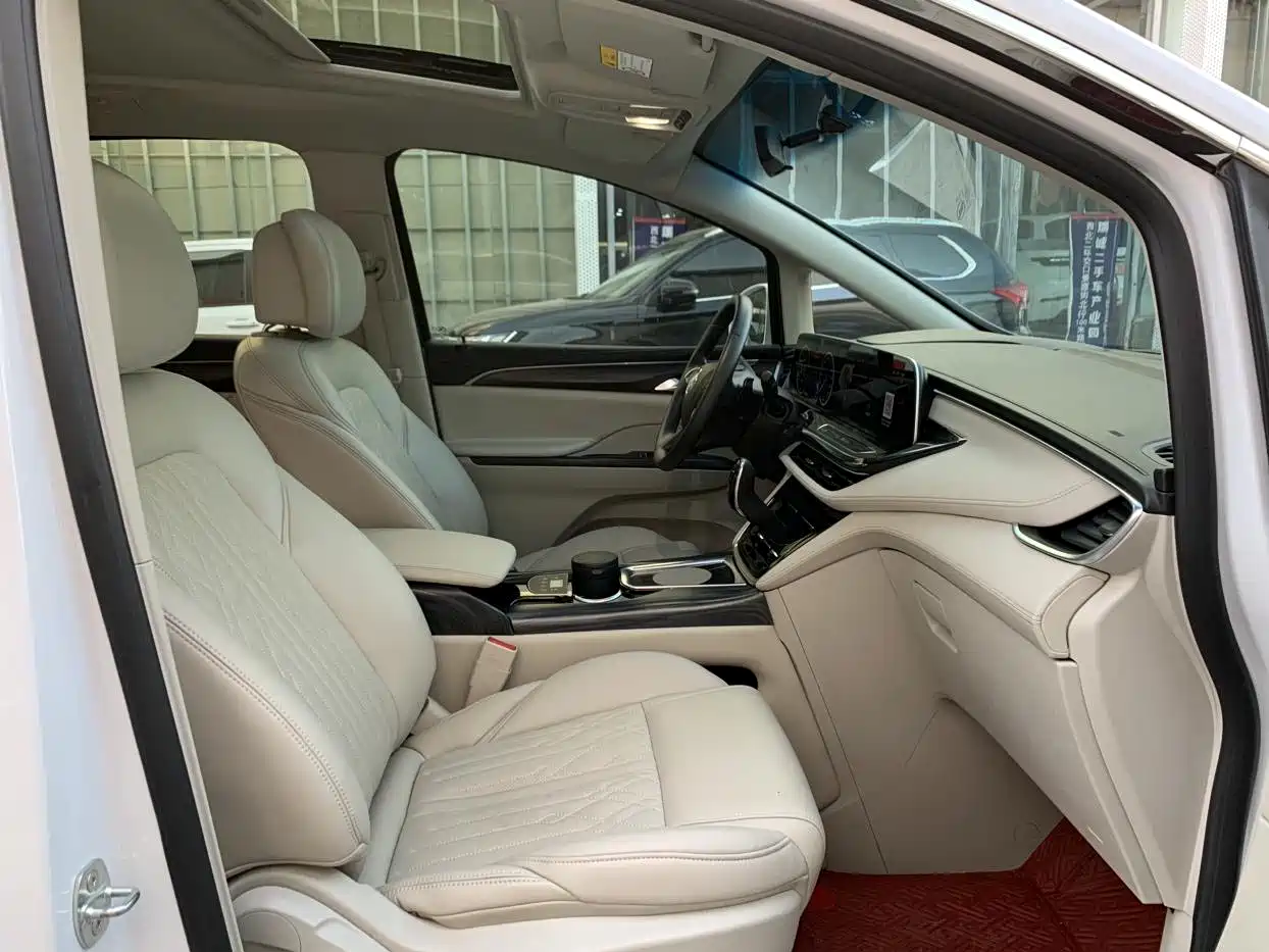 Buick GL8 2021 ES Landlord 653T Comfort фото 15