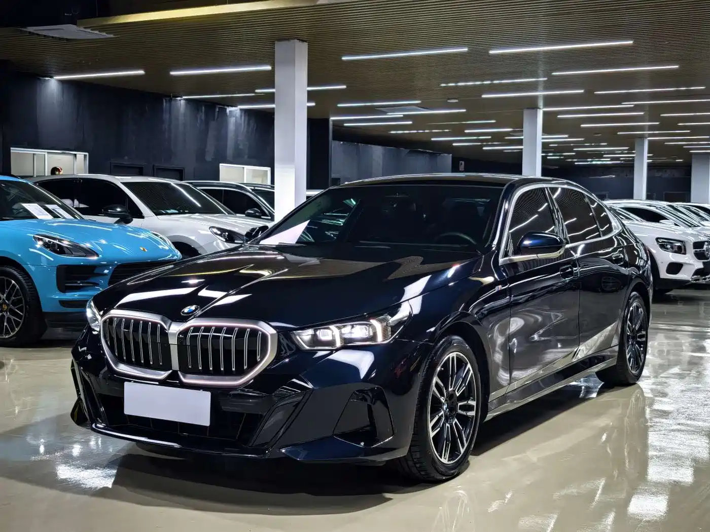 BMW 5-SERIES