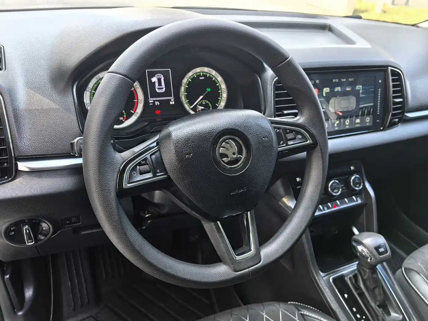 Škoda Karoq 2018 TSI280 Luxury Edition China V фото 16