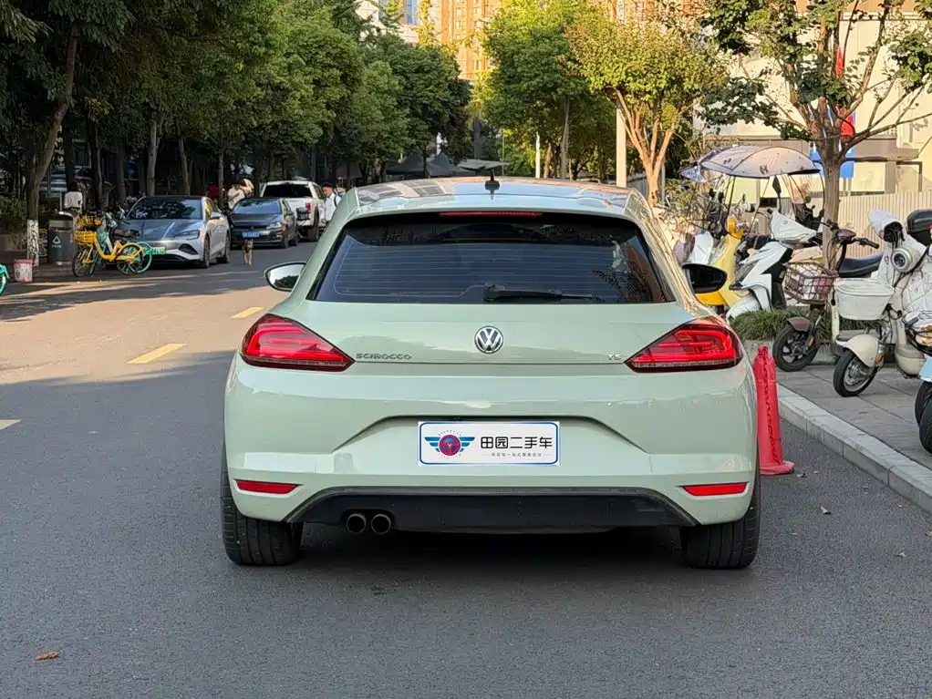 Photo 5 - Volkswagen Scirocco