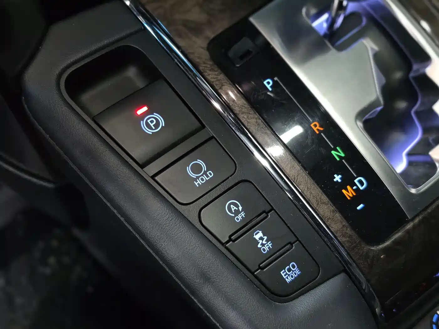 Toyota Alphard 2018 Facelift 3.5L Premium Edition фото 12