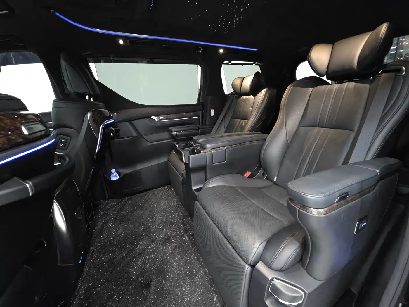 Toyota Alphard 2018 Facelift 3.5L Premium Edition фото 19