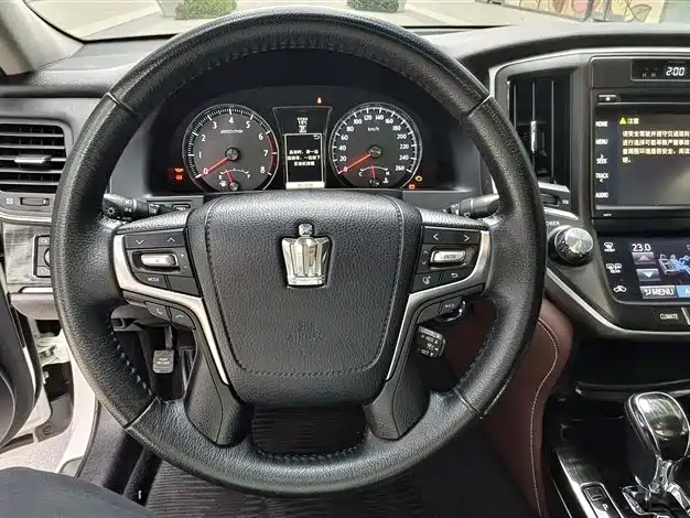 Toyota Crown 2017 2.0T Sport Edition фото 27