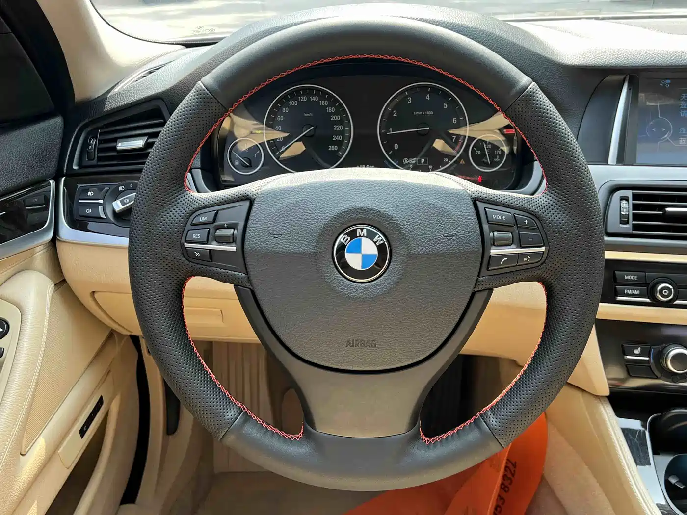 BMW 5 Series 2014 525Li Leading фото 7