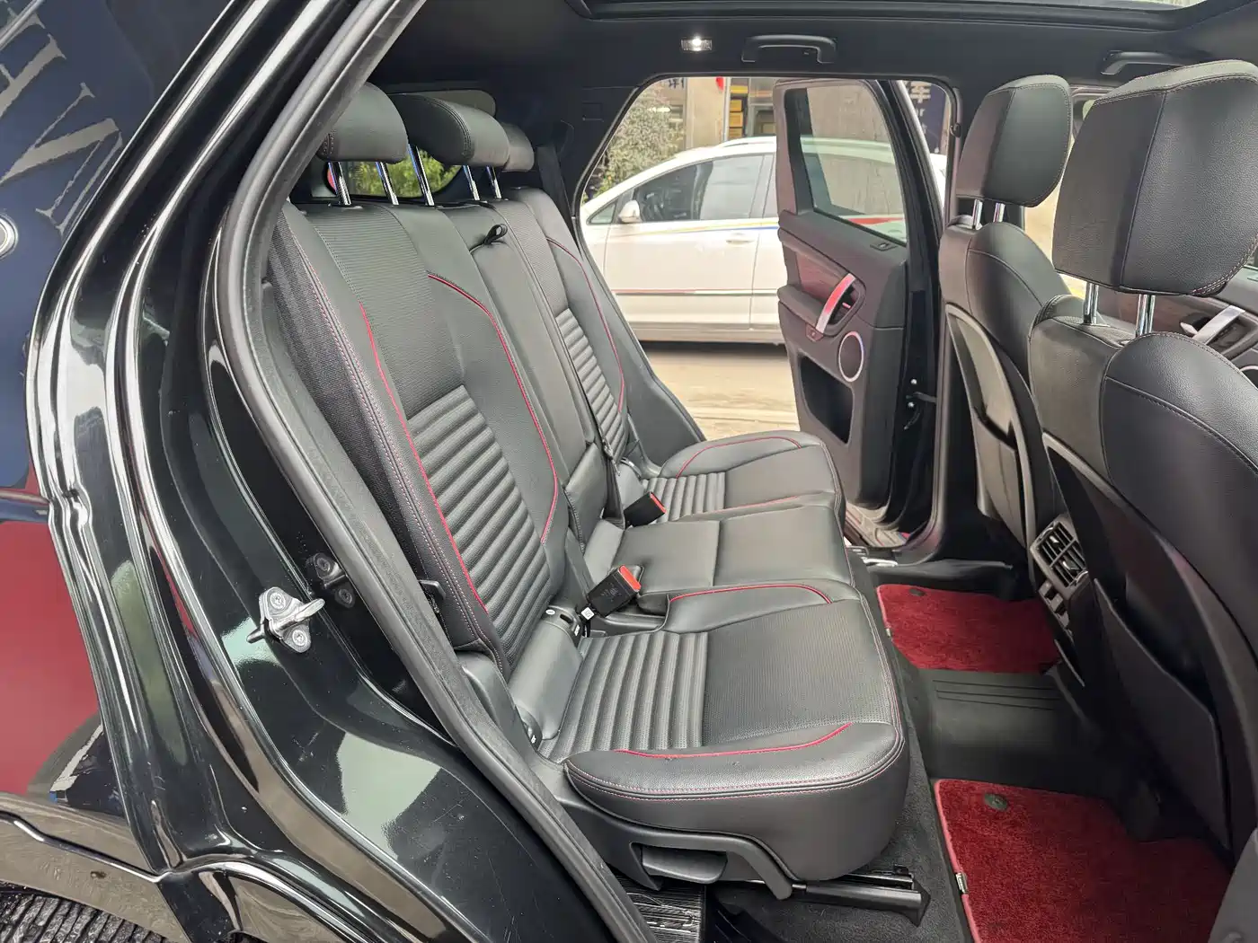 Land Rover Discovery Sport 2020 249PS R-Dynamic Performance фото 15