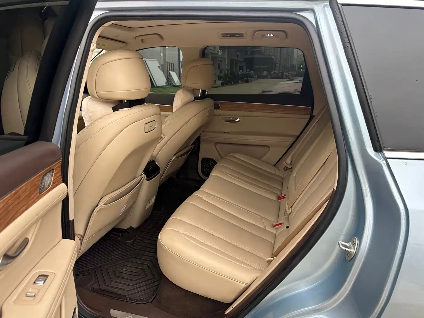 AITO Wenjie AITO M7 2024 1.5T RWD Plus 5-Seater фото 5