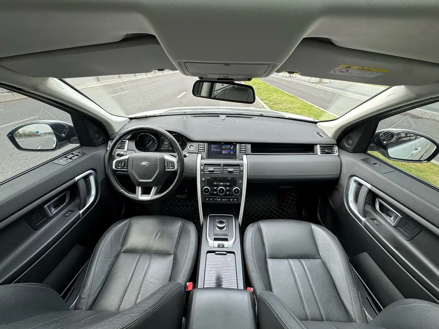 Land Rover Discovery Sport 2017 2.0T SE фото 5