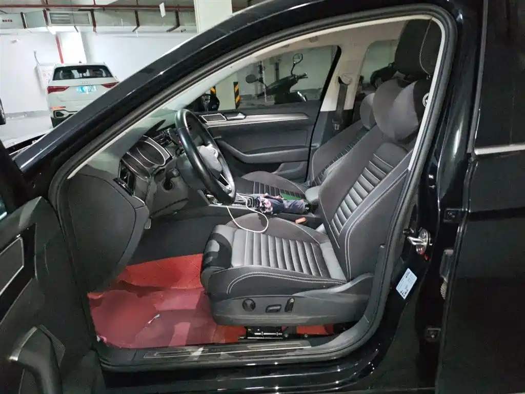 Volkswagen Magotan 2020 330TSI DSG Leading фото 12