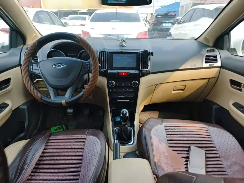 Фото 10 - Chery E3