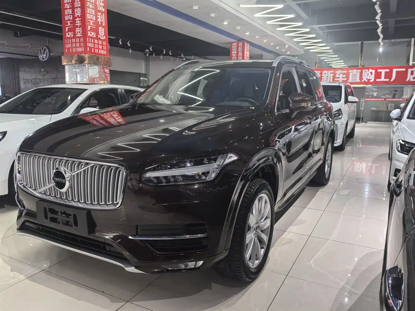 Volvo XC90 2018 T6 Momentum 5-seater фото 2