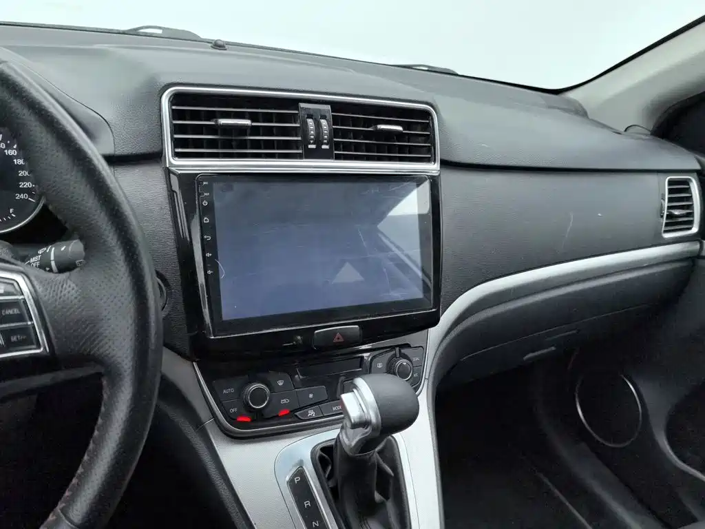 Photo 12 - Haval M6