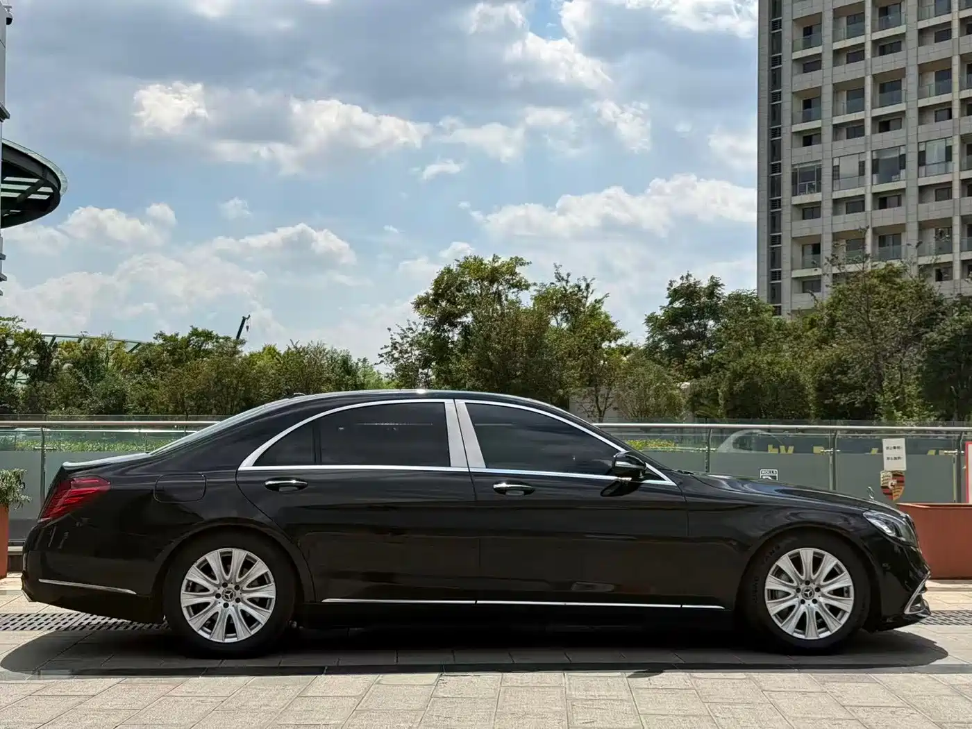 Фото 36 - Mercedes-Benz S-Class