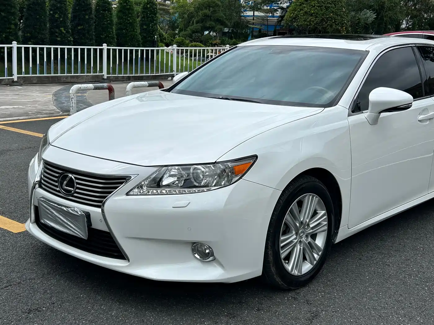Фото 4 - Lexus ES