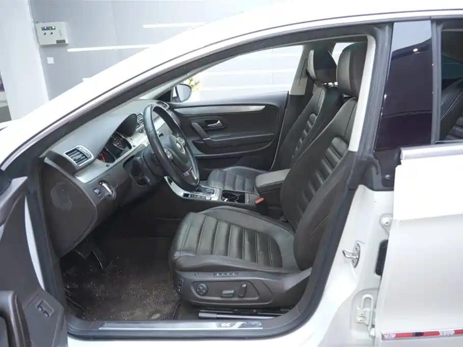 Volkswagen FAW-Volkswagen CC 2018 1.8TSI Luxury фото 16