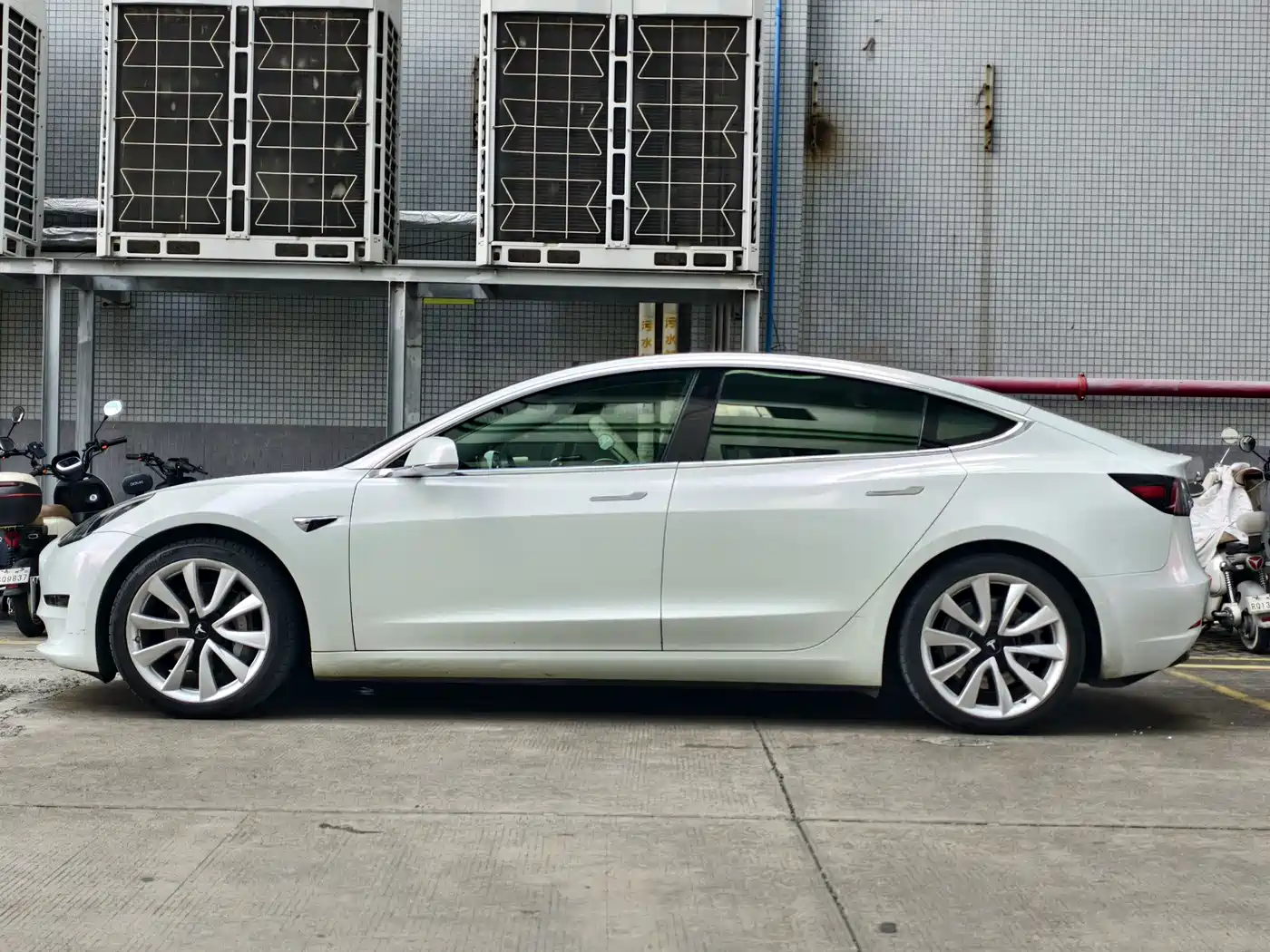 Tesla Model 3 (Import) 2019 2019 Long Range All-Wheel Drive Edition