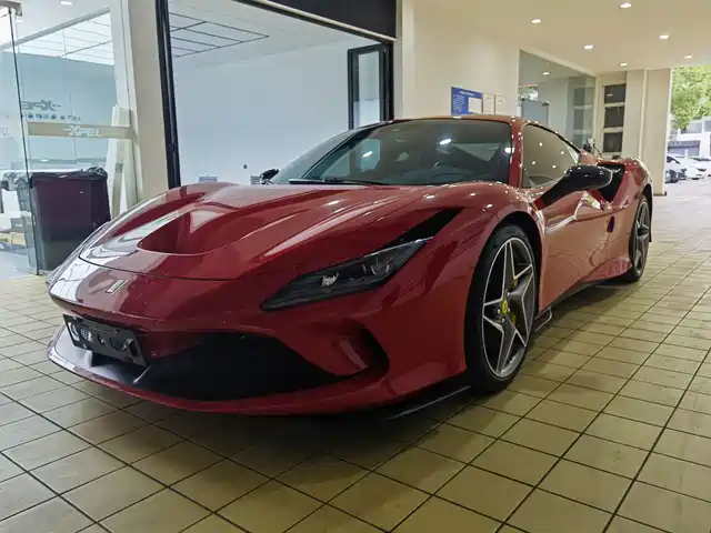Ferrari F8 Tributo 3.9T V8