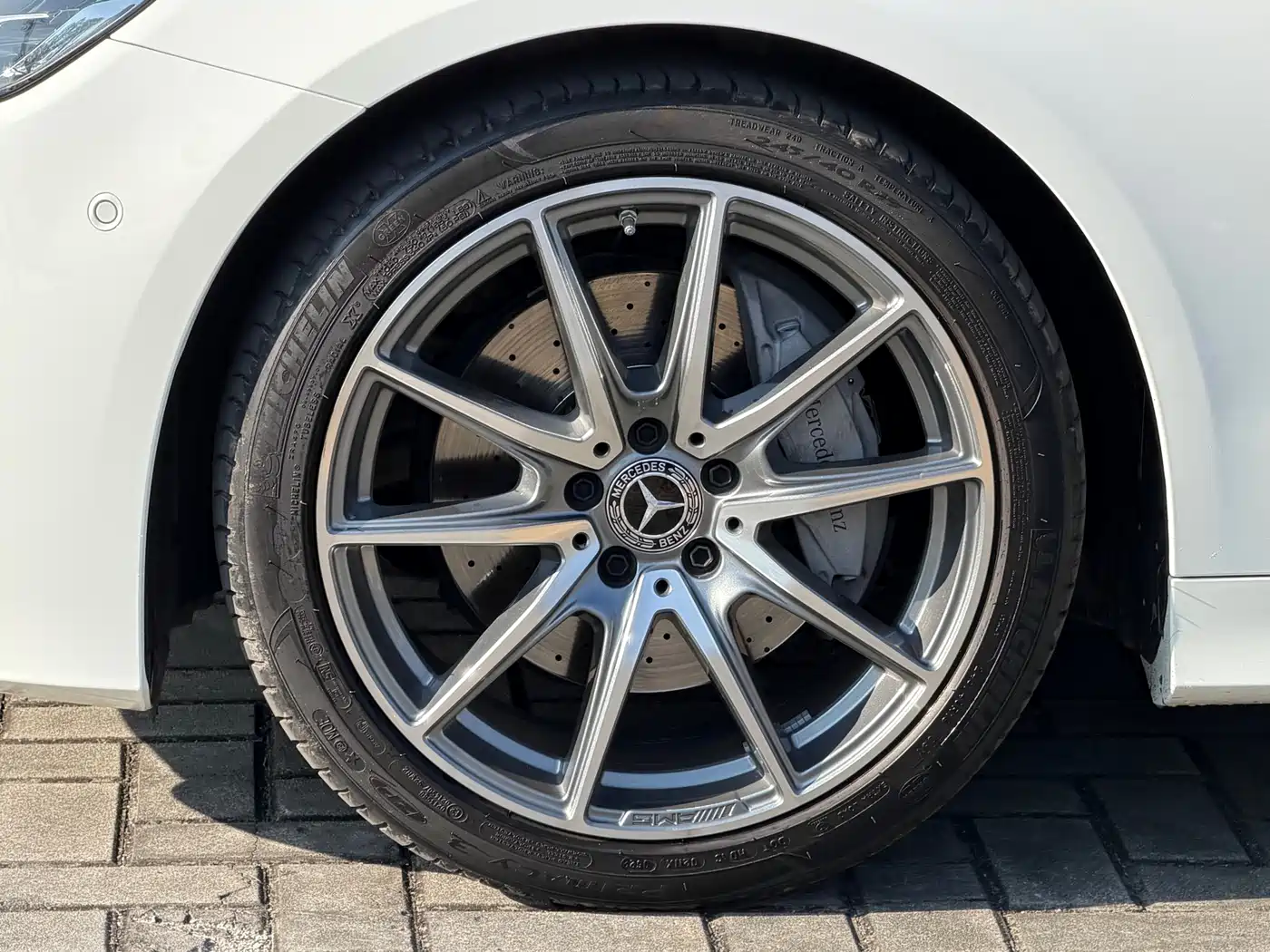 Photo 26 - Mercedes-Benz E-Class (Import)