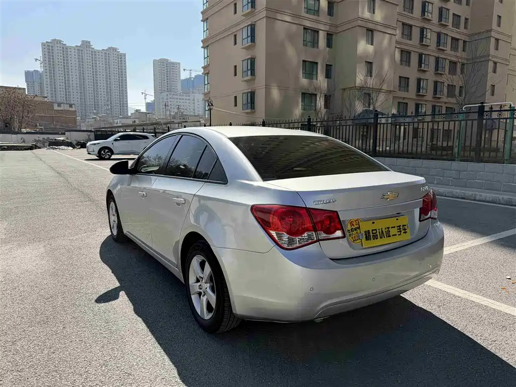 Chevrolet Cruze 2009 1.6L SE MT фото 17