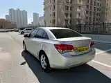 Photo 17 - Chevrolet Cruze