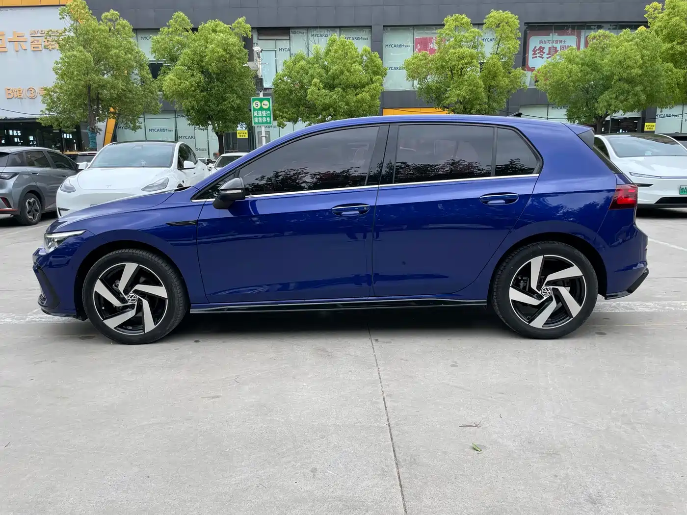 Volkswagen Golf 2023 280TSI DSG R-Line Lite фото 20