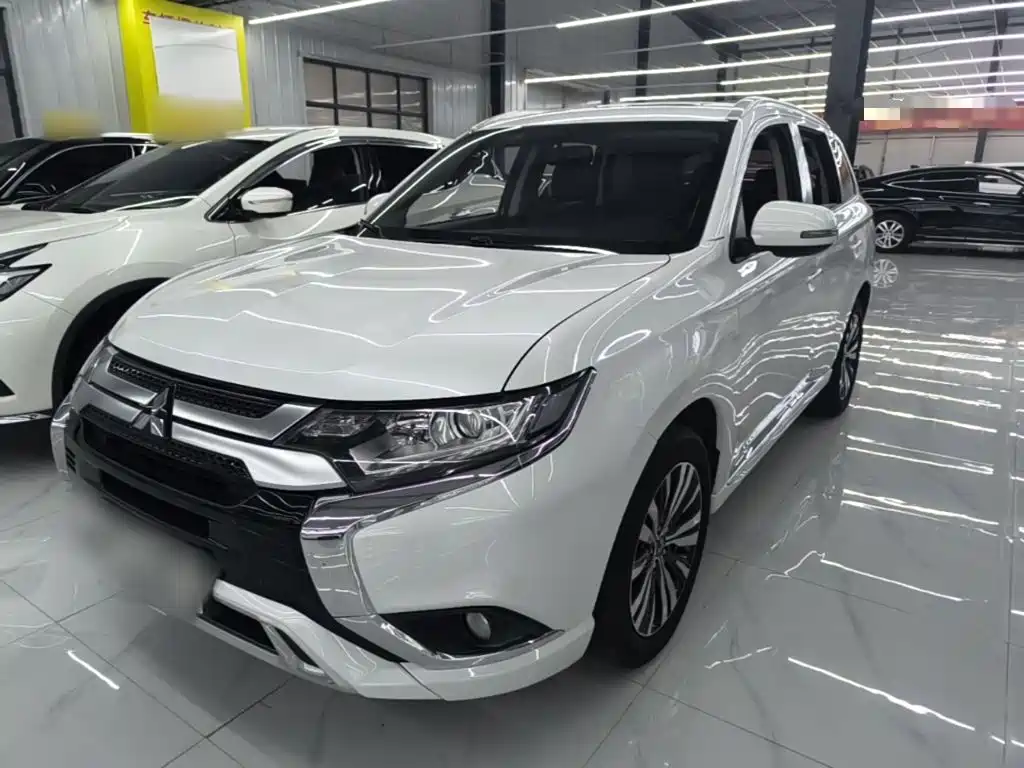 Mitsubishi Outlander 2021 — пригон из Китая