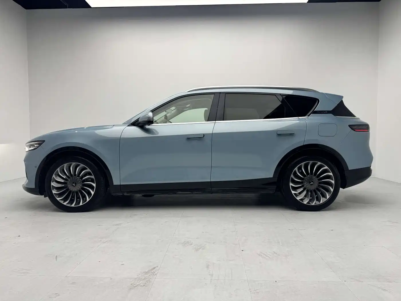 Voyah Auto VOYAH FREE 2021 AWD Standard Range Extender Exclusive Luxury Package фото 6