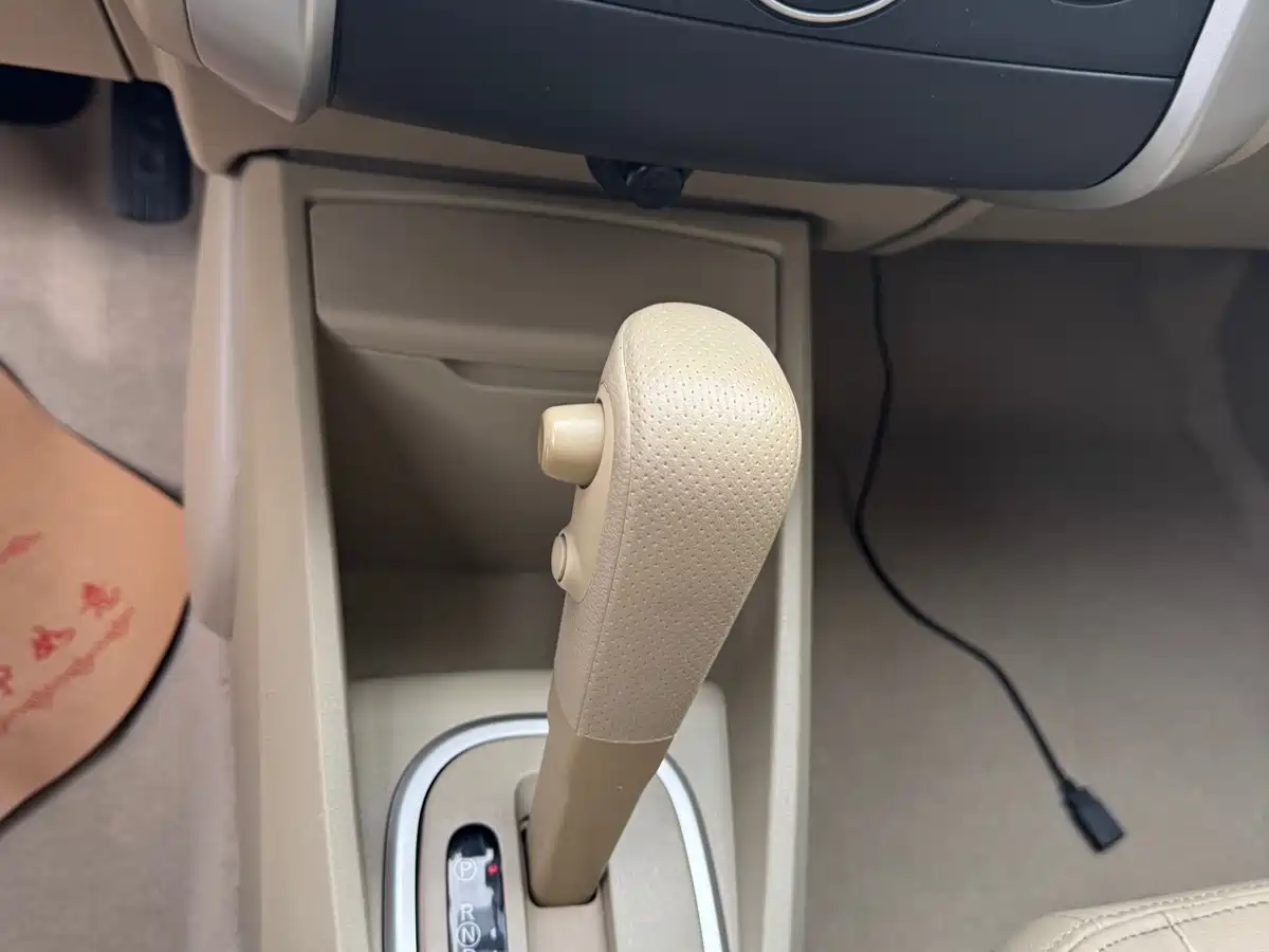 Venucia D50 2013 2013 1.6L Auto Luxury