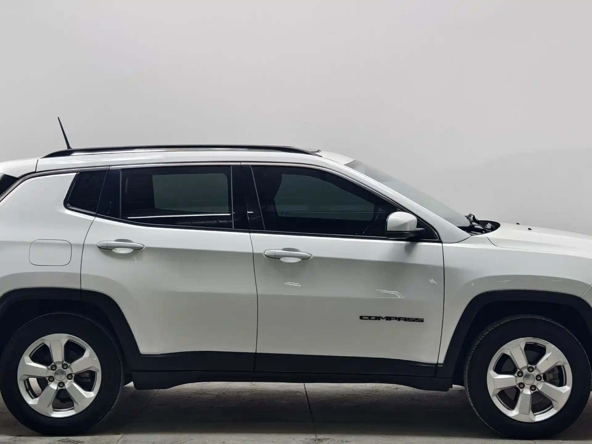 Фото 8 - Jeep Compass